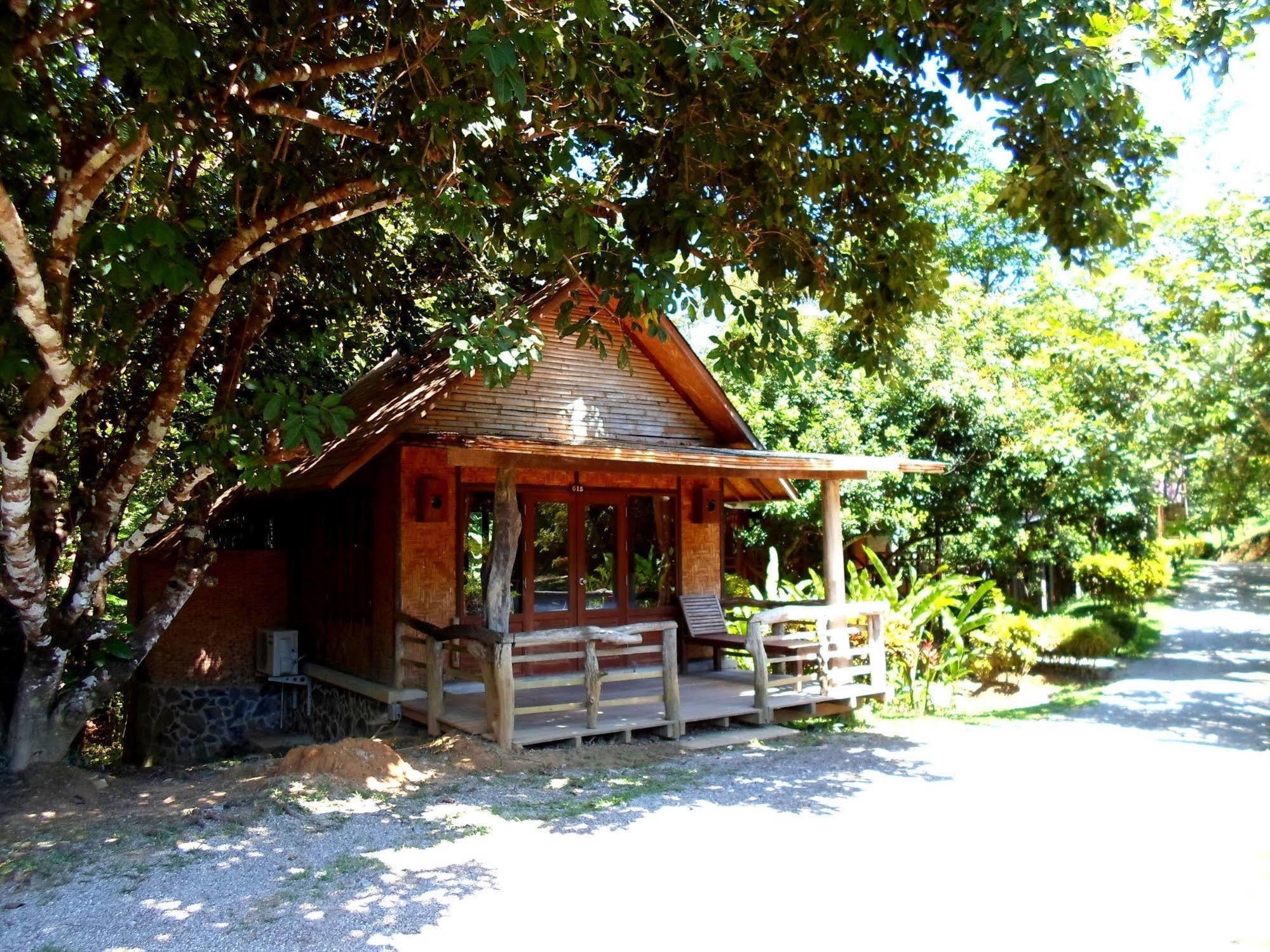 The Cliff & River Jungle Resort Phanom Kültér fotó