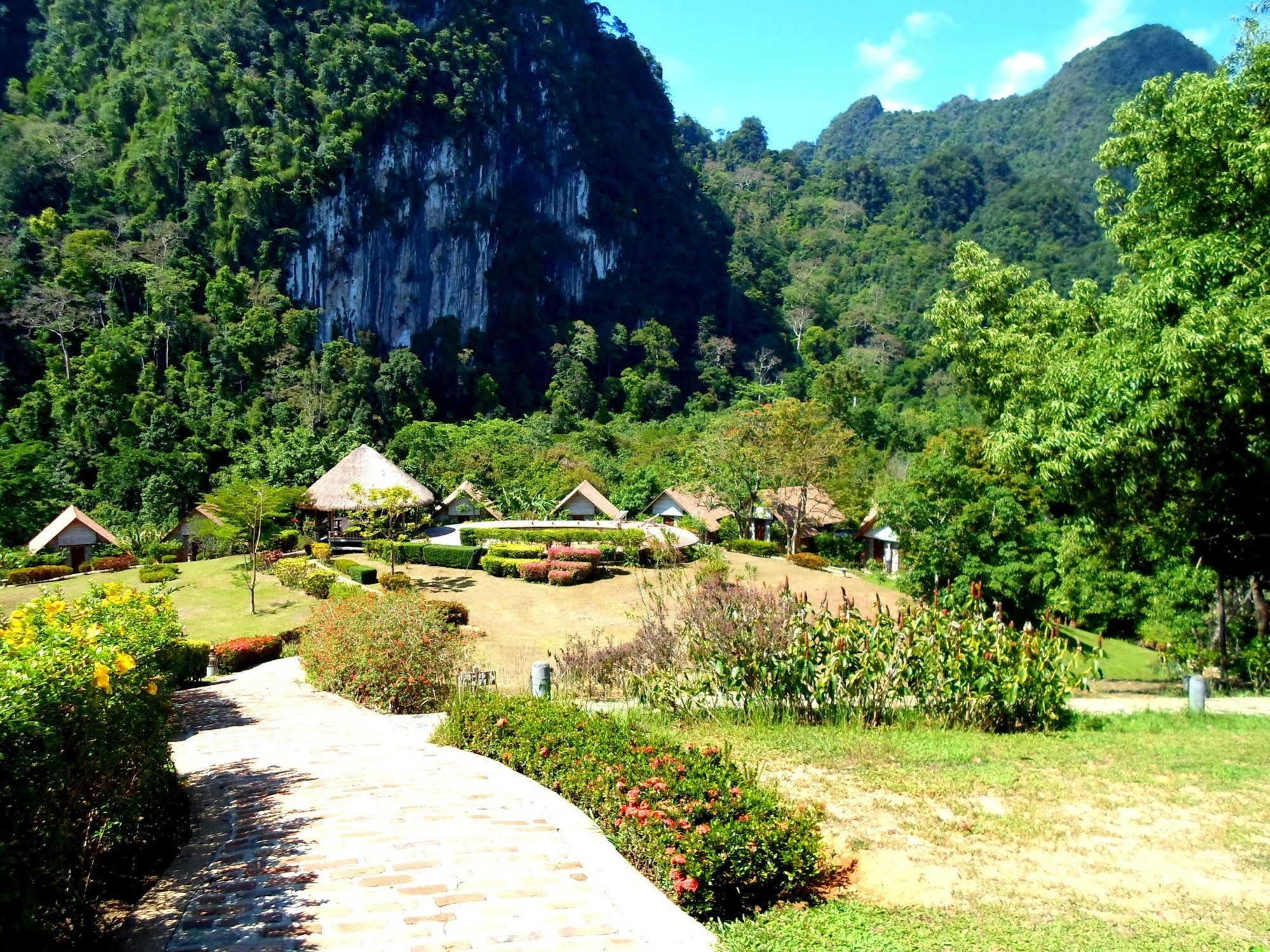 The Cliff & River Jungle Resort Phanom Kültér fotó